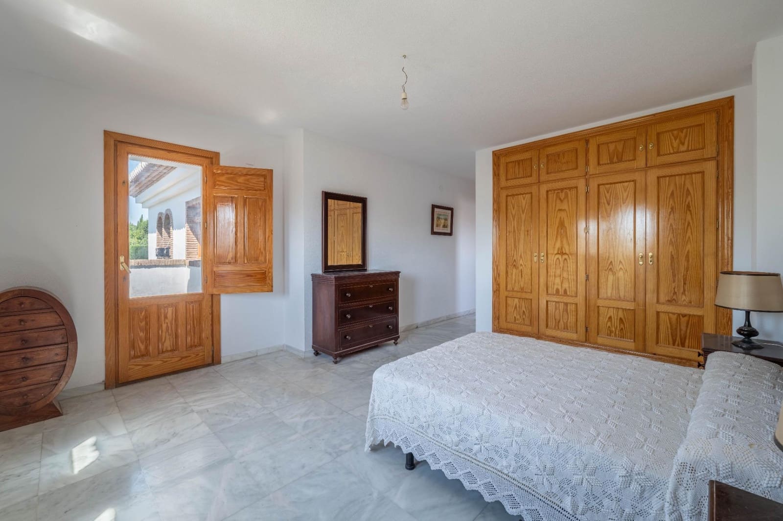 5 soverom Villa til salgs i Las Gabias med svømmebasseng garasje - € 425 000 (Ref: 9970609)