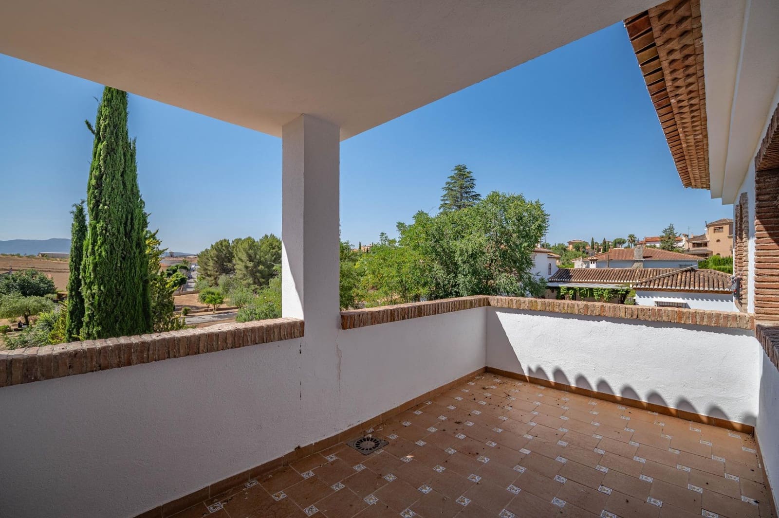 5 soverom Villa til salgs i Las Gabias med svømmebasseng garasje - € 425 000 (Ref: 9970609)