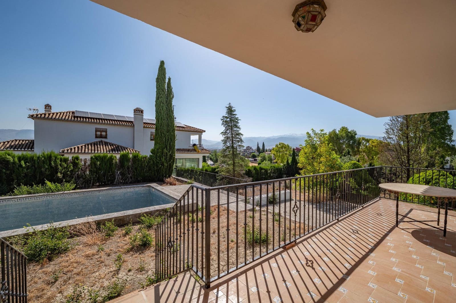5 soverom Villa til salgs i Las Gabias med svømmebasseng garasje - € 425 000 (Ref: 9970609)