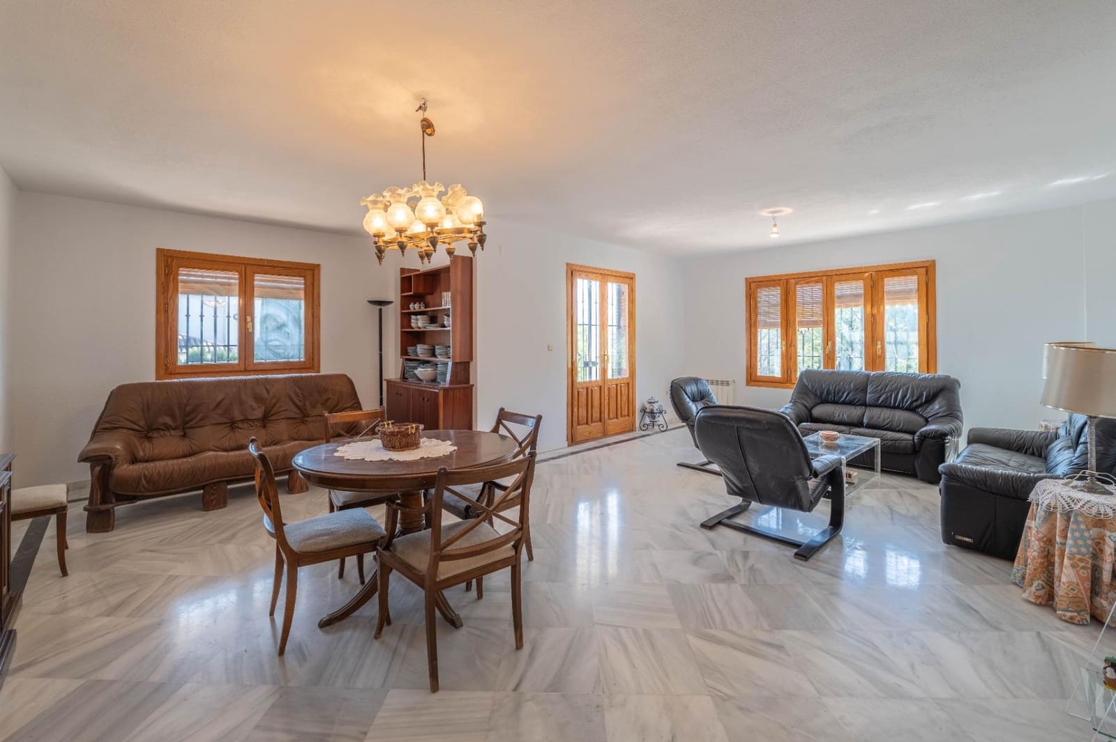 5 soverom Villa til salgs i Las Gabias med svømmebasseng garasje - € 425 000 (Ref: 9970609)