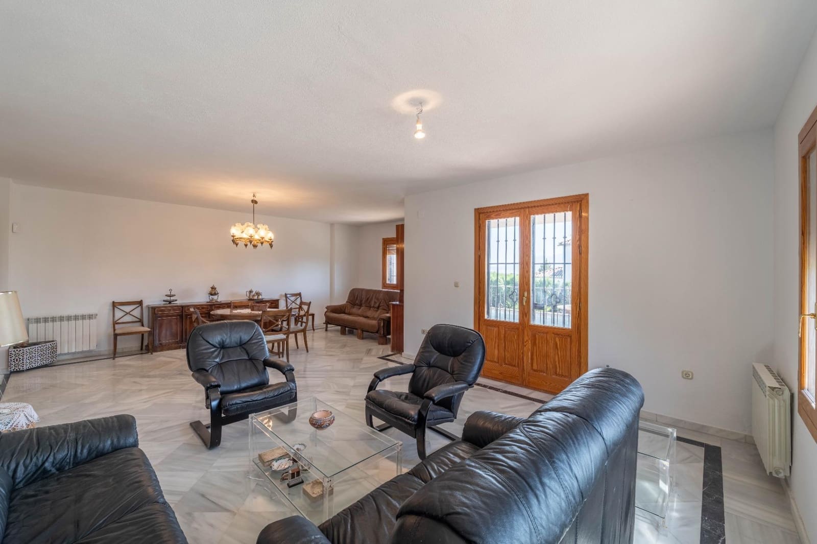 5 soverom Villa til salgs i Las Gabias med svømmebasseng garasje - € 425 000 (Ref: 9970609)