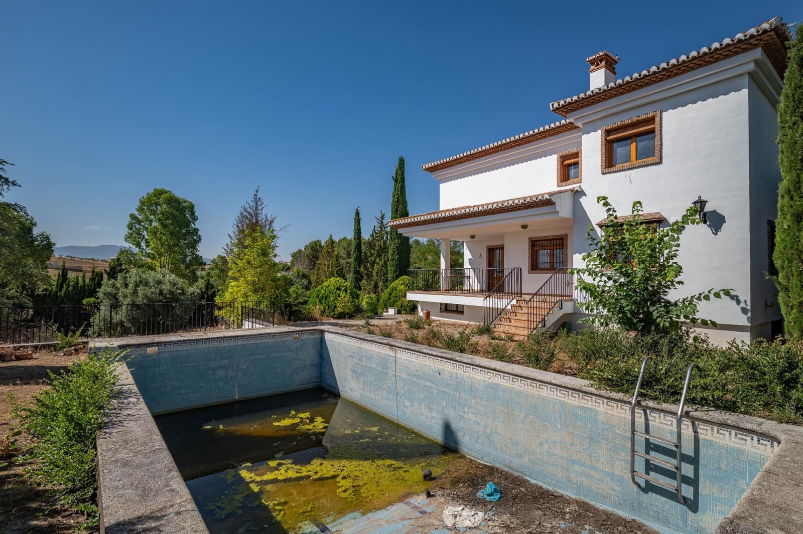 5 soverom Villa til salgs i Las Gabias med svømmebasseng garasje - € 425 000 (Ref: 9970609)