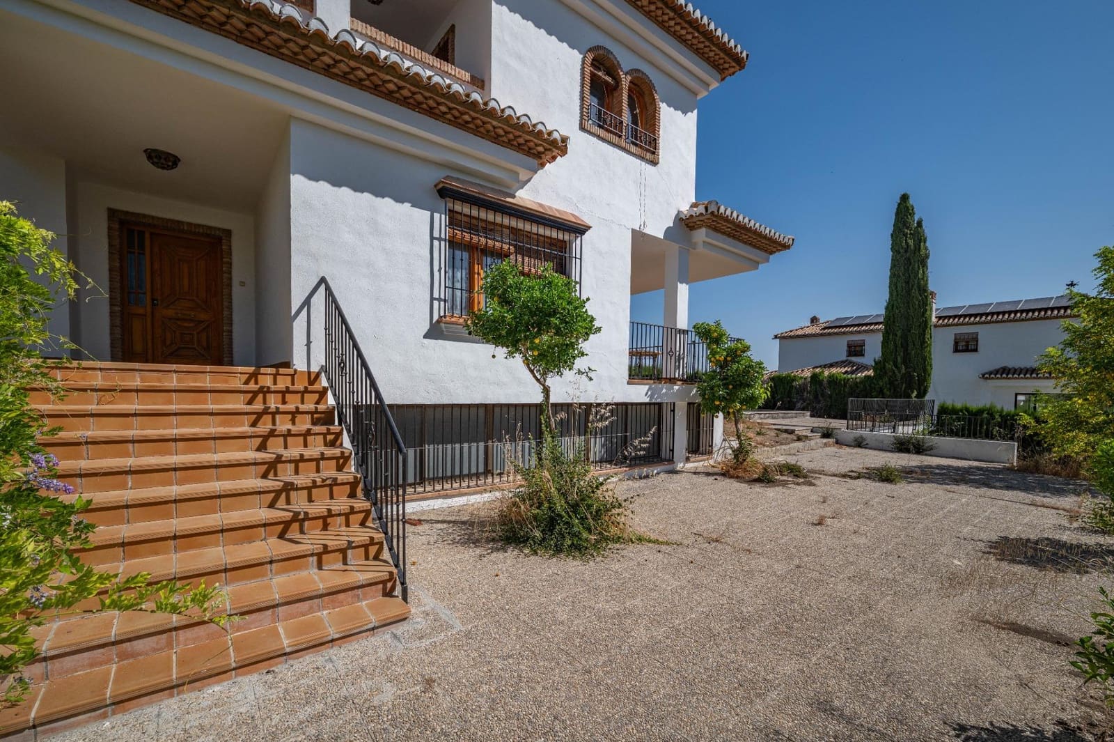 5 soverom Villa til salgs i Las Gabias med svømmebasseng garasje - € 425 000 (Ref: 9970609)