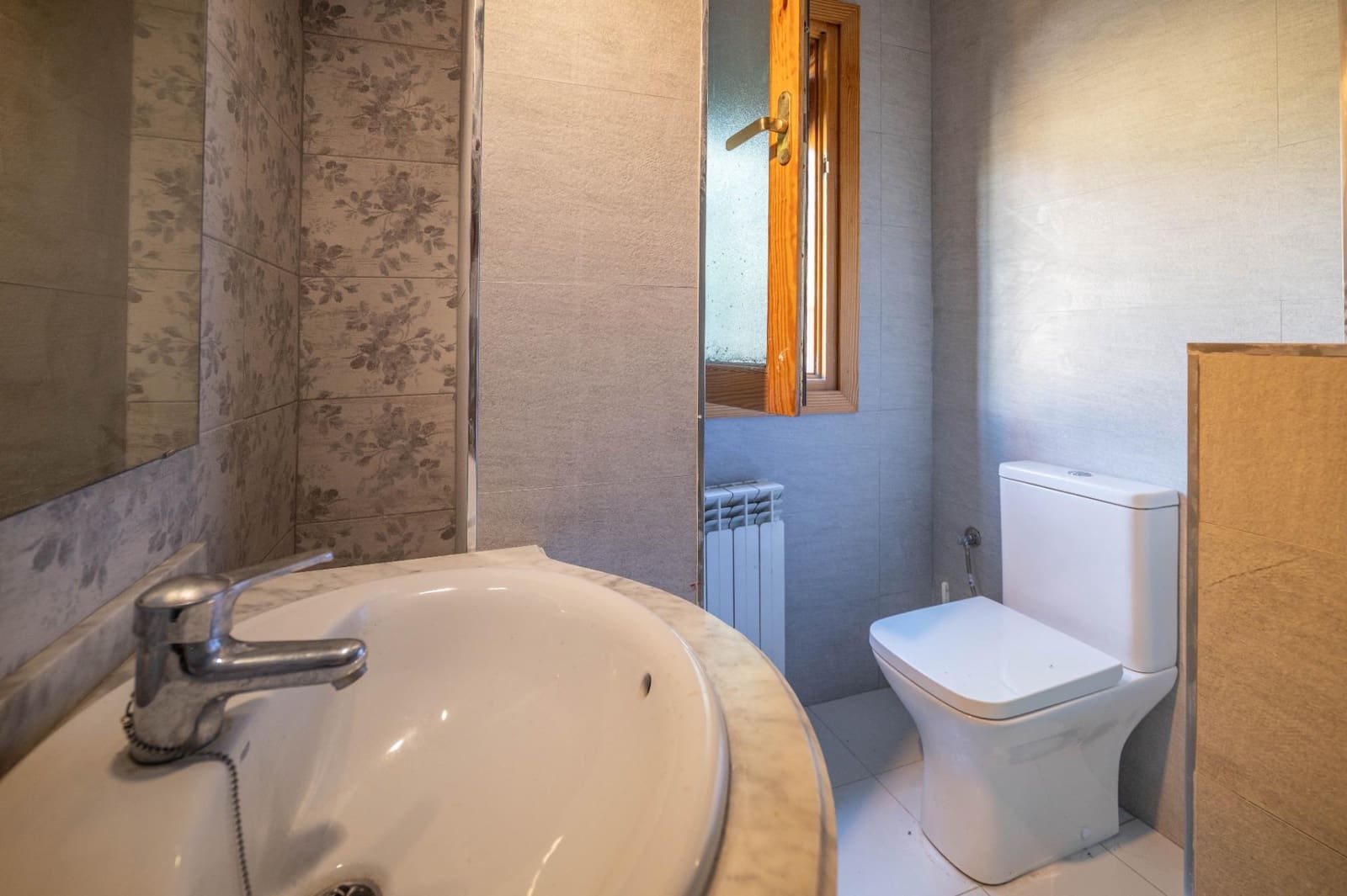 5 soverom Villa til salgs i Las Gabias med svømmebasseng garasje - € 425 000 (Ref: 9970609)