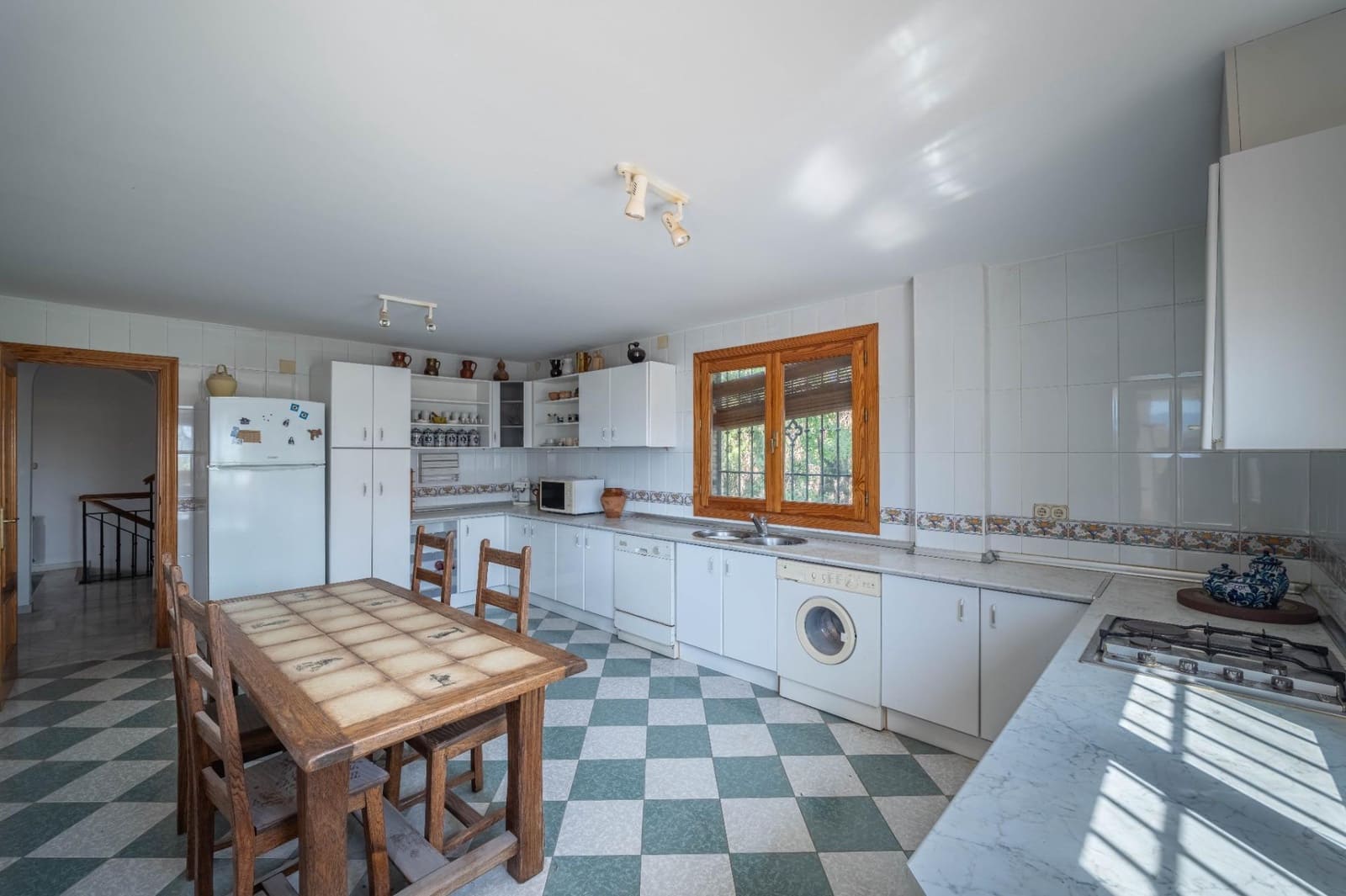 5 soverom Villa til salgs i Las Gabias med svømmebasseng garasje - € 425 000 (Ref: 9970609)