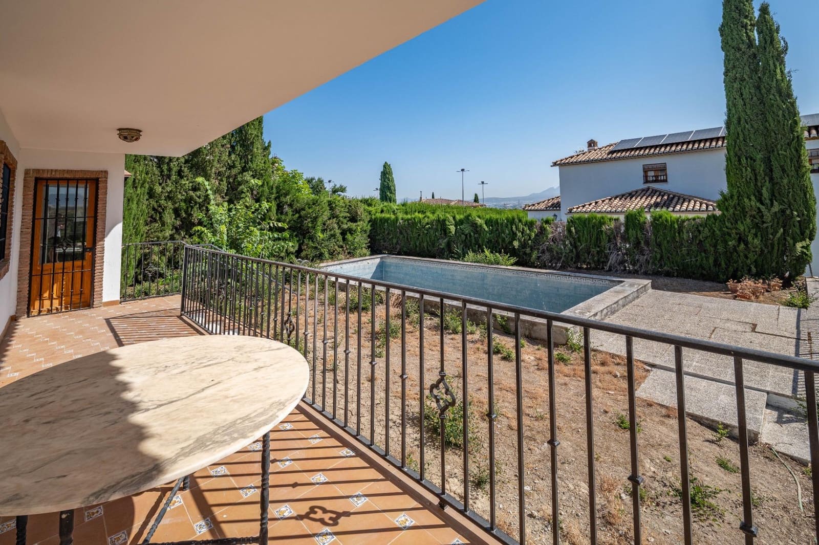 5 soverom Villa til salgs i Las Gabias med svømmebasseng garasje - € 425 000 (Ref: 9970609)