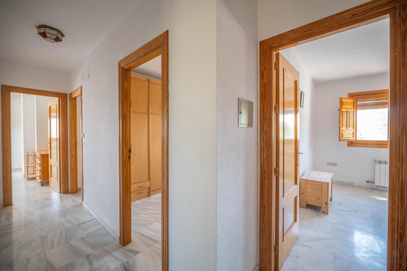 5 soverom Villa til salgs i Las Gabias med svømmebasseng garasje - € 425 000 (Ref: 9970609)