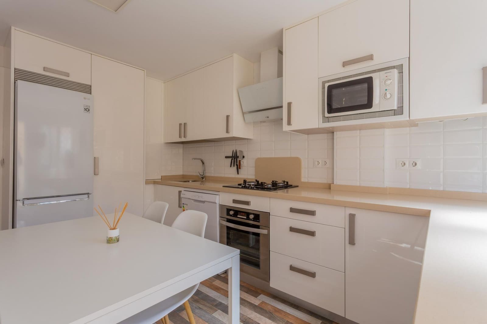 3 chambre Villa/Maison Mitoyenne à vendre à Alhendin avec piscine garage - 310 000 € (Ref: 9975431)