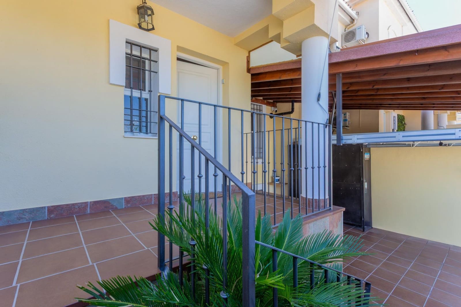 3 chambre Villa/Maison Mitoyenne à vendre à Alhendin avec piscine garage - 310 000 € (Ref: 9975431)