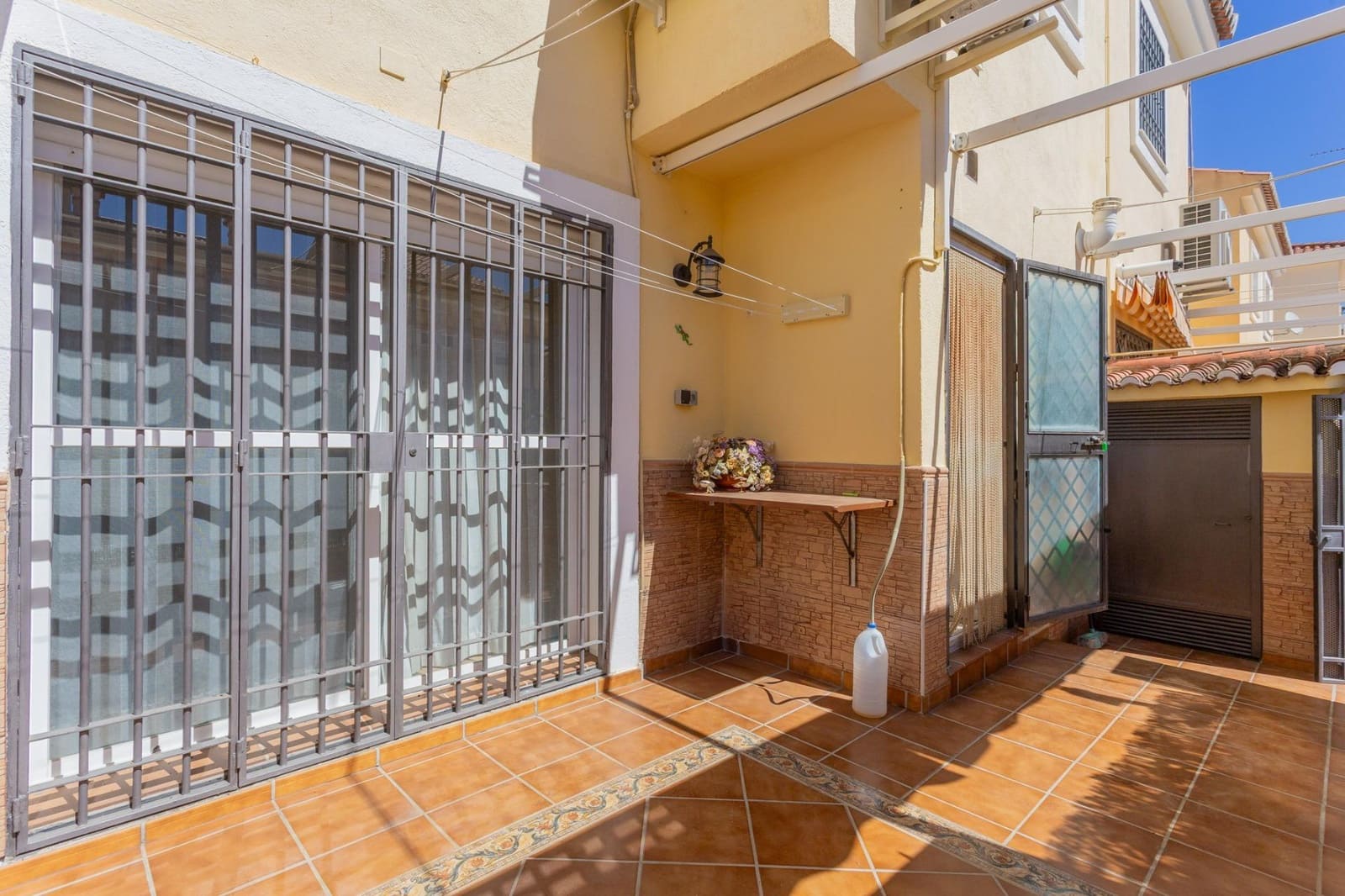 3 chambre Villa/Maison Mitoyenne à vendre à Alhendin avec piscine garage - 310 000 € (Ref: 9975431)
