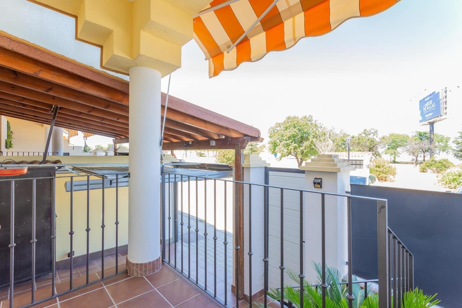 3 chambre Villa/Maison Mitoyenne à vendre à Alhendin avec piscine garage - 310 000 € (Ref: 9975431)