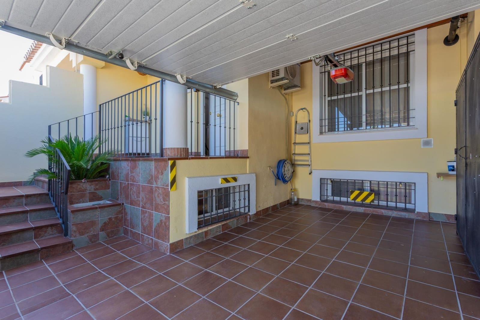 3 chambre Villa/Maison Mitoyenne à vendre à Alhendin avec piscine garage - 310 000 € (Ref: 9975431)