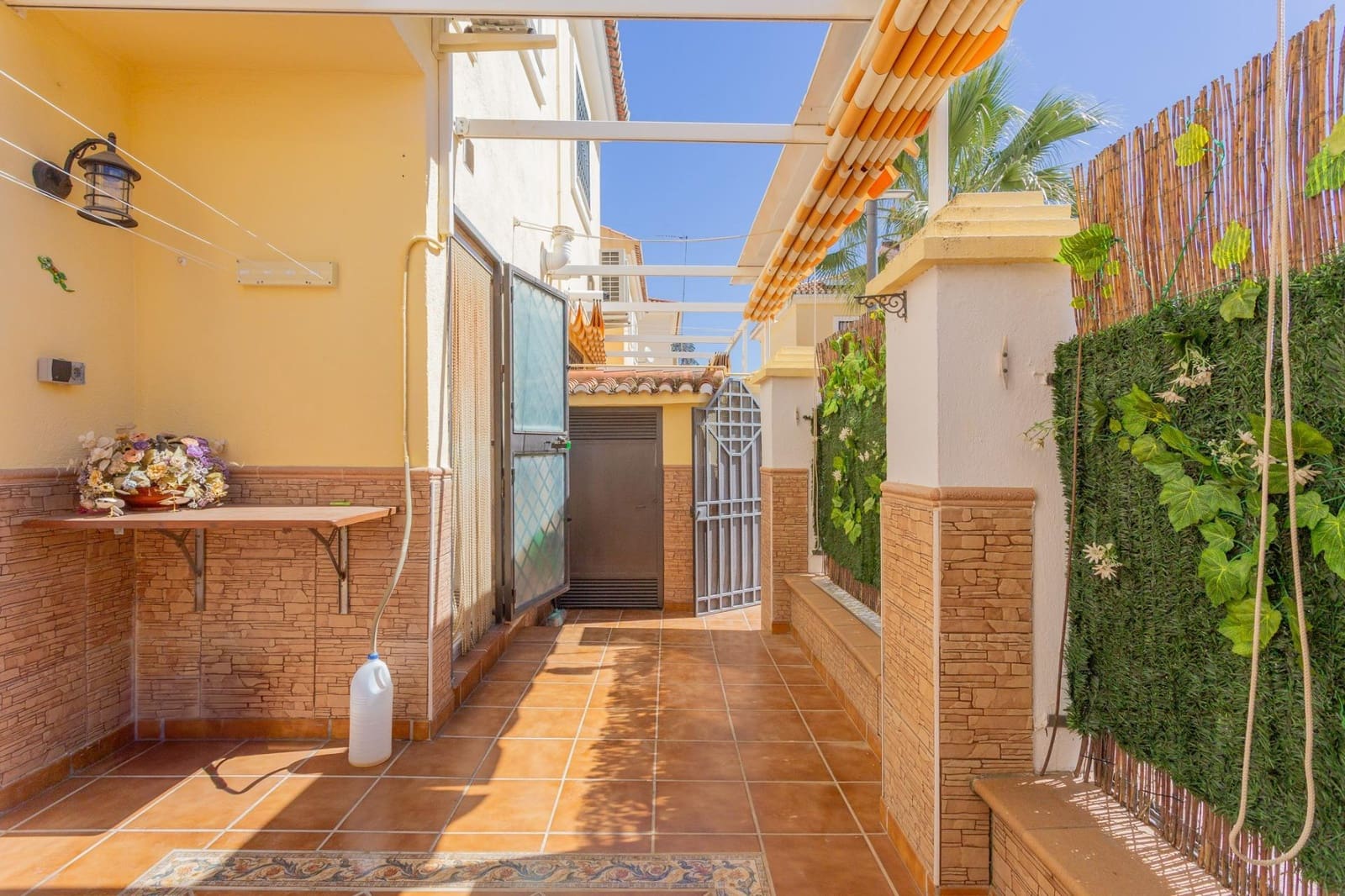 3 chambre Villa/Maison Mitoyenne à vendre à Alhendin avec piscine garage - 310 000 € (Ref: 9975431)