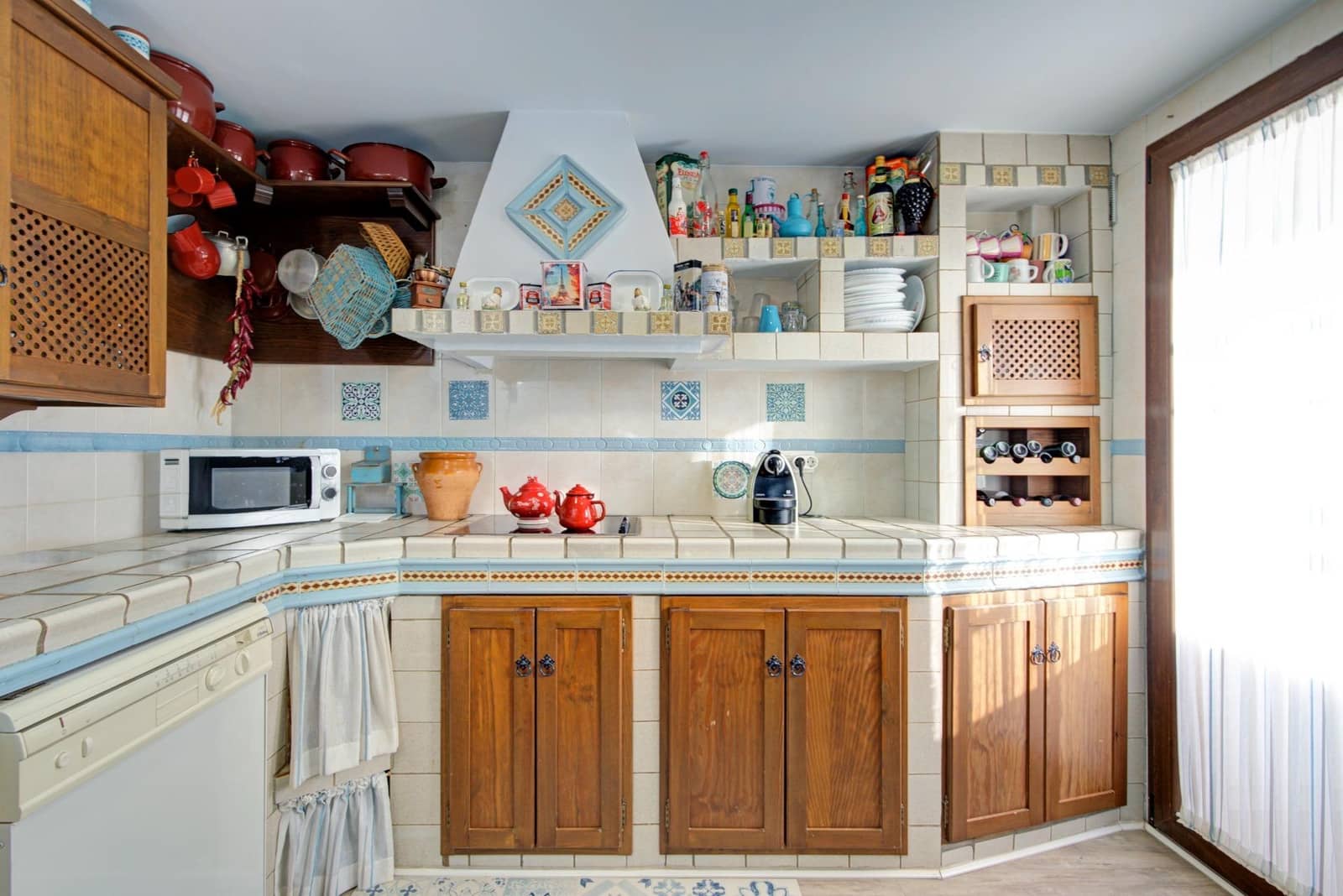 3 slaapkamer Villa te koop in Jun met zwembad - € 370.000 (Ref: 9975432)