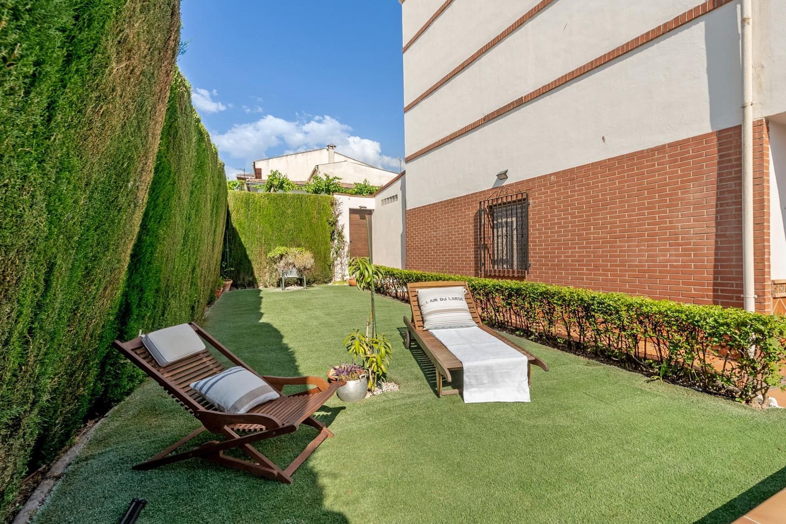 3 slaapkamer Villa te koop in Jun met zwembad - € 370.000 (Ref: 9975432)