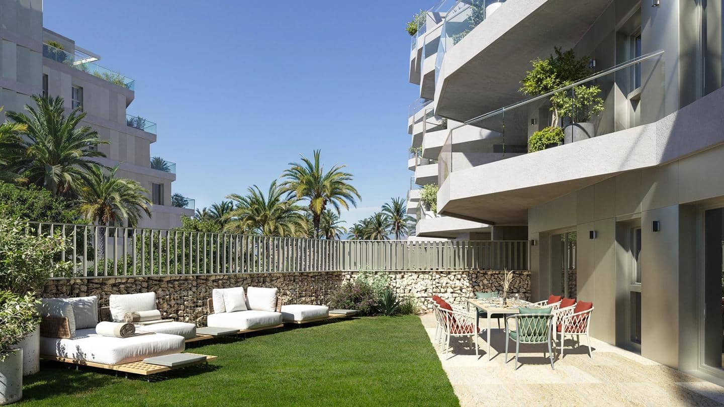4 bedroom Flat for sale in Las Lagunas de Mijas with pool - € 1,075,000 (Ref: 9072324)