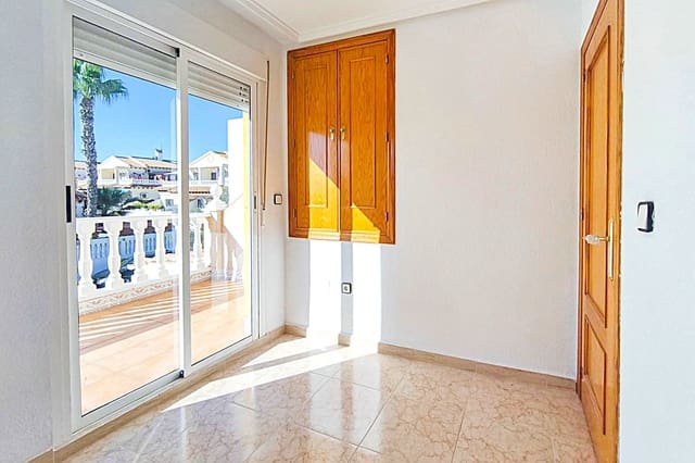 Pareado de 3 habitaciones en Punta Prima, Torrevieja en venta - 209.950 € (Ref: 9488808)