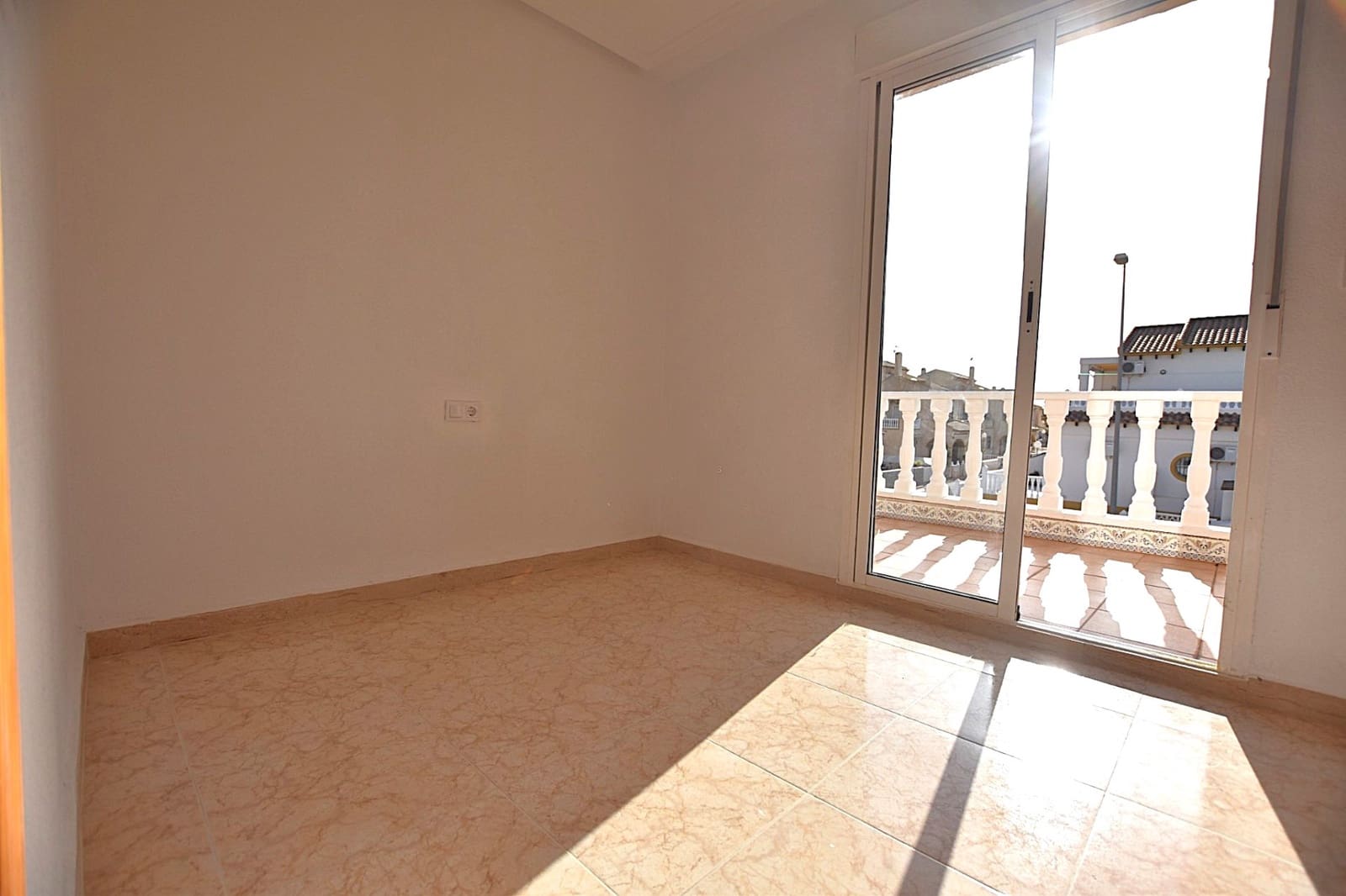 Pareado de 3 habitaciones en Punta Prima en venta - 209.950 € (Ref: 9488808)
