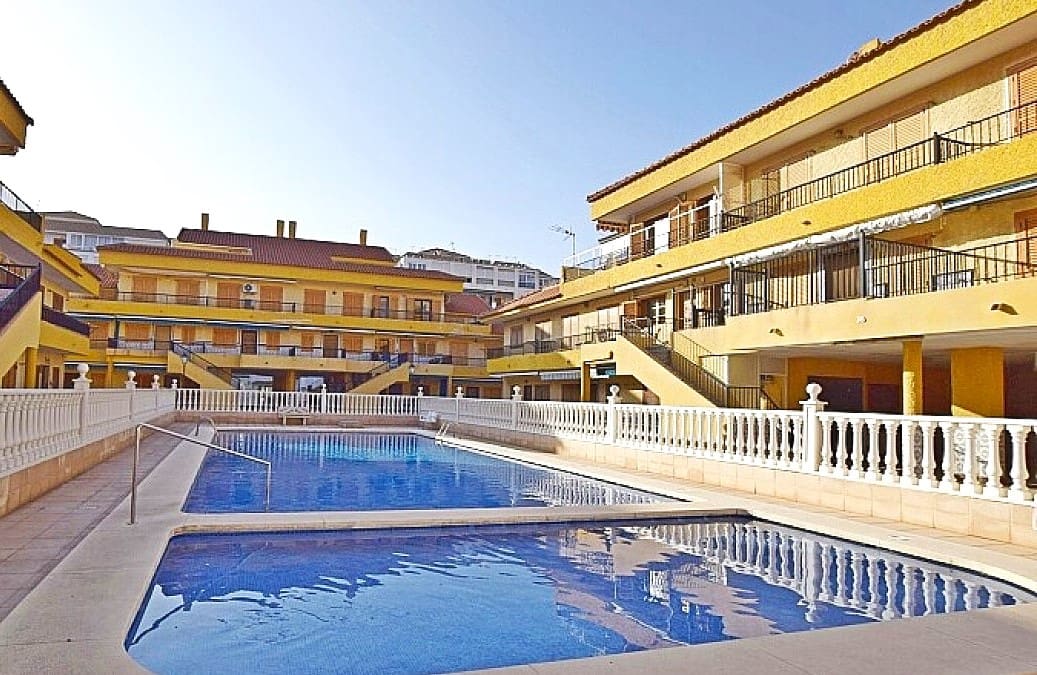 2 soveværelse Byhus til salg i La Mata - € 159.850 (Ref: 9488812)