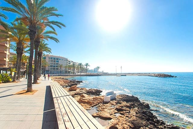 4 makuuhuone Huoneisto myytävänä paikassa Torrevieja - 379 999 € (Ref: 9488814)