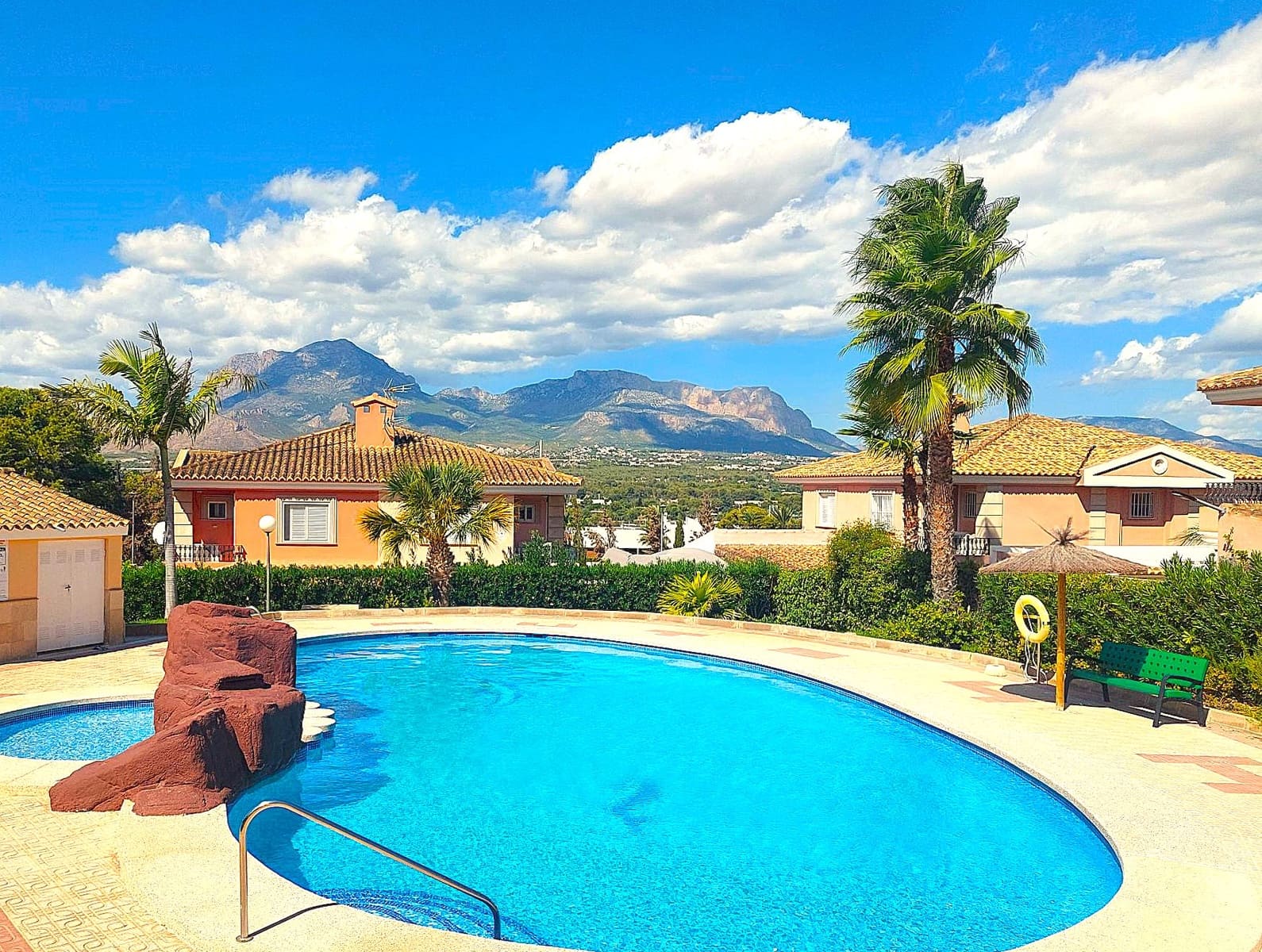 6 bedroom Villa for sale in Benidorm - € 524,999 (Ref: 9488815)