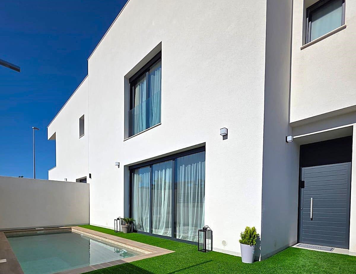 2 bedroom Villa for sale in Monforte del Cid - € 319,950 (Ref: 9488824)