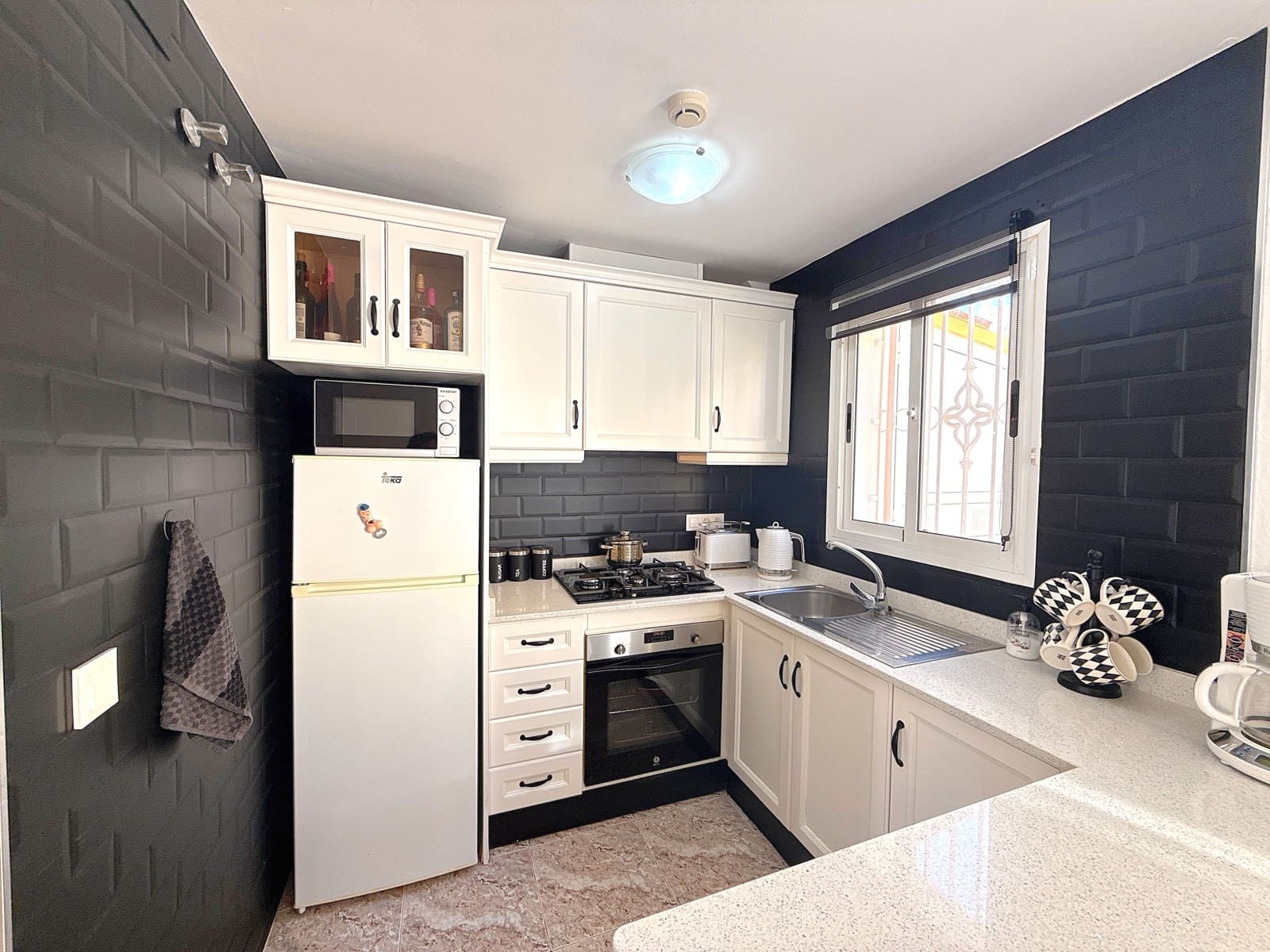 2 bedroom Townhouse for sale in La Zenia - € 209,900 (Ref: 9488828)