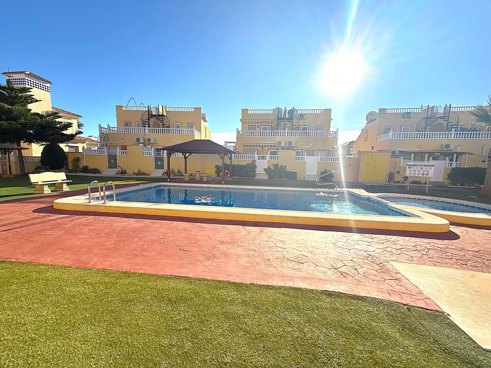 2 bedroom Townhouse for sale in La Zenia - € 209,900 (Ref: 9488828)