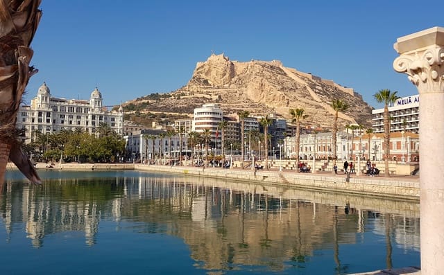 2 Zimmer Apartment zu verkaufen in Alicante / Alacant Stadt - 249.000 € (Ref: 9488845)