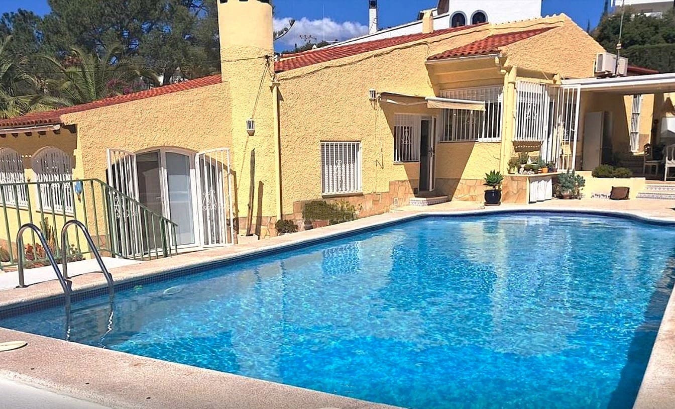4 bedroom Villa for sale in Altea - € 594,900 (Ref: 9499666)