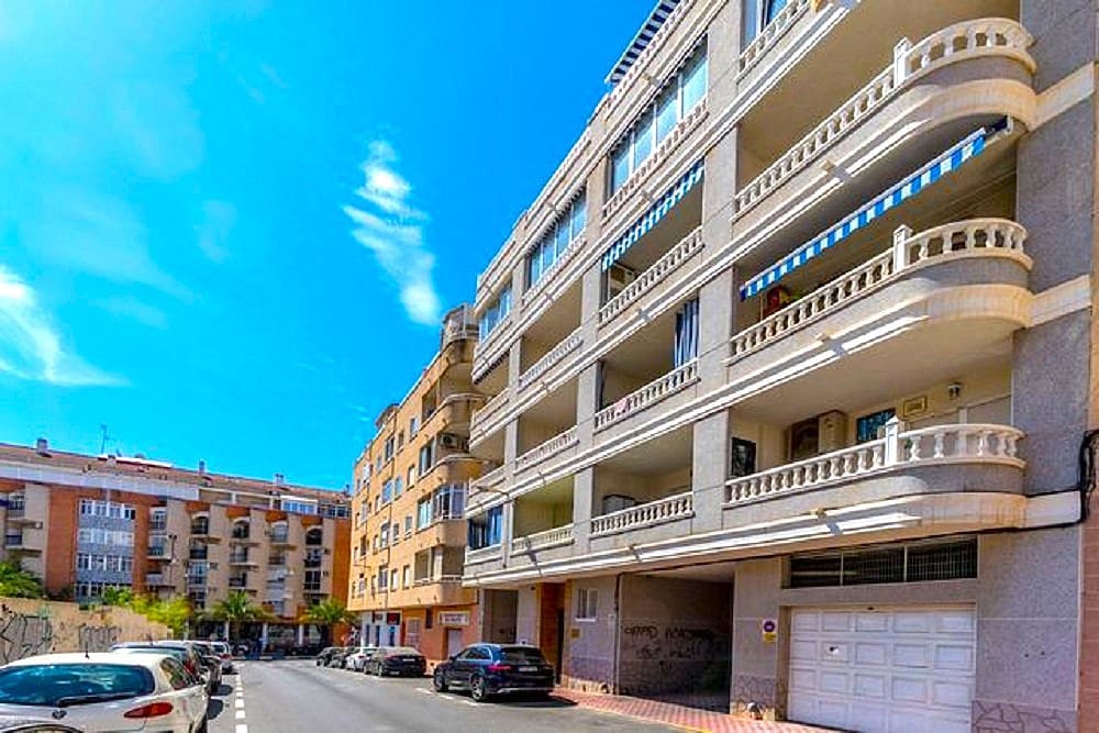 2 makuuhuone Huoneisto myytävänä paikassa Torrevieja - 136 950 € (Ref: 9533326)