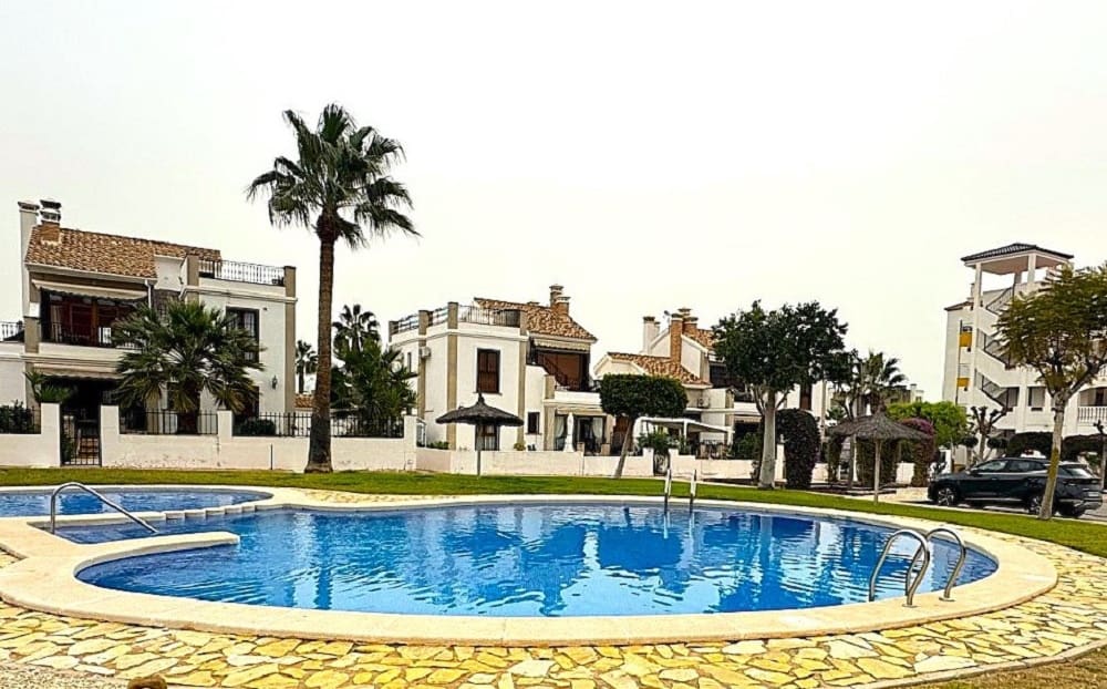 2 soveværelse Lejlighed til salg i Dehesa de Campoamor - € 189.900 (Ref: 9547822)