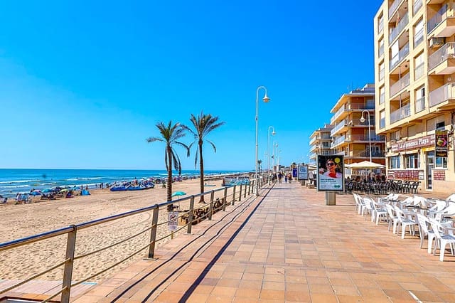 2 sovrum Lägenhet till salu i Guardamar del Segura - 389 900 € (Ref: 9558474)