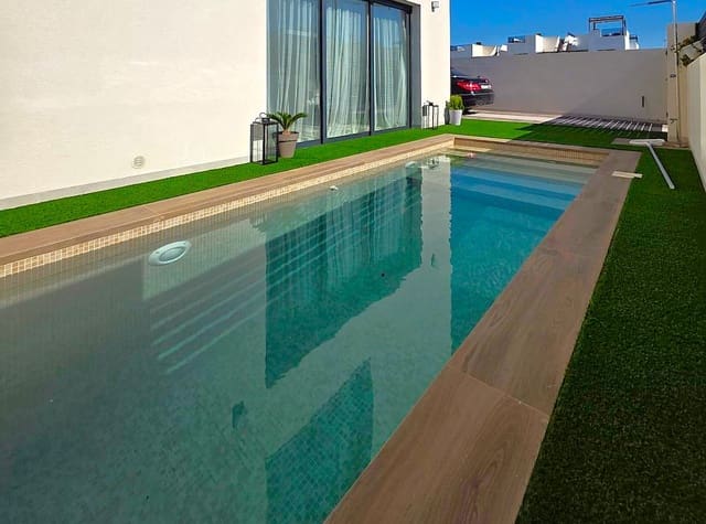 2 makuuhuone Huvila myytävänä paikassa Monforte del Cid - 319 950 € (Ref: 9558475)