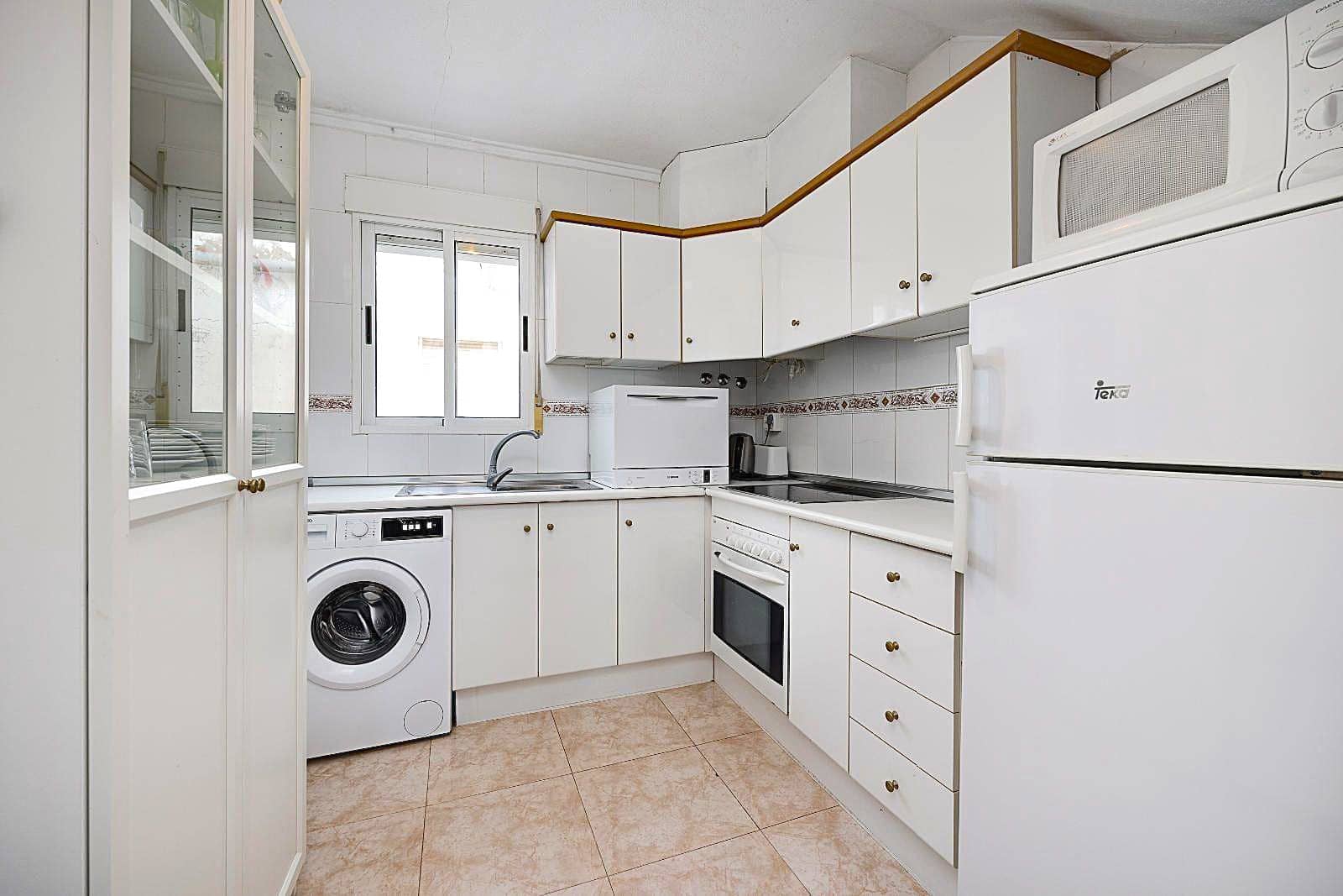 3 makuuhuone Huoneisto myytävänä paikassa Monforte del Cid - 144 960 € (Ref: 9558477)