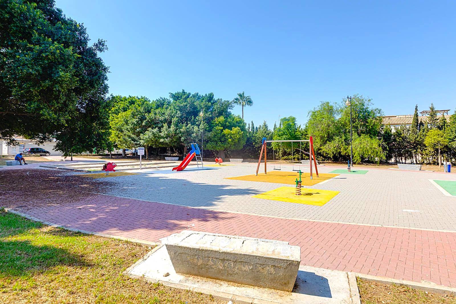 3 makuuhuone Huoneisto myytävänä paikassa Monforte del Cid - 144 960 € (Ref: 9558477)