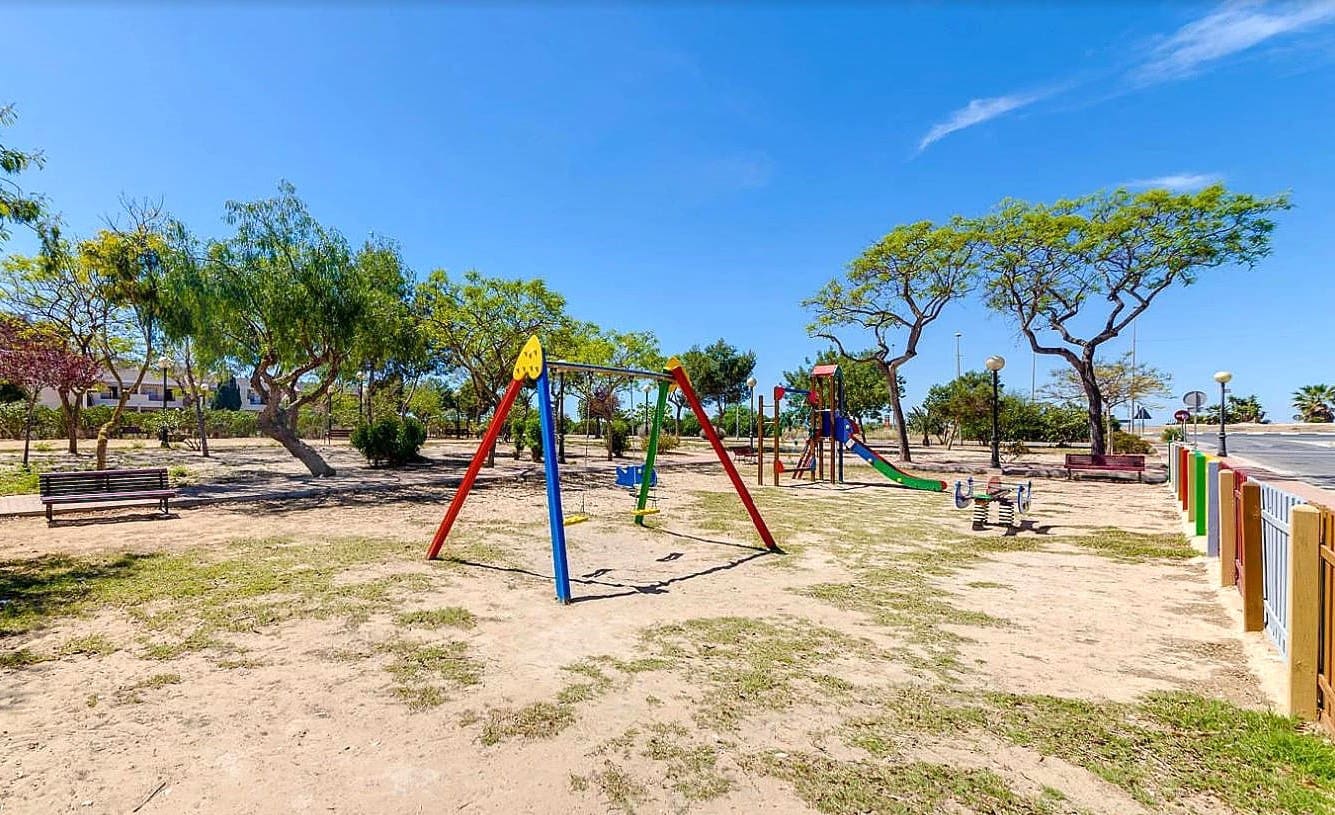 2 sovrum Lägenhet till salu i Guardamar del Segura - 154 999 € (Ref: 9558478)