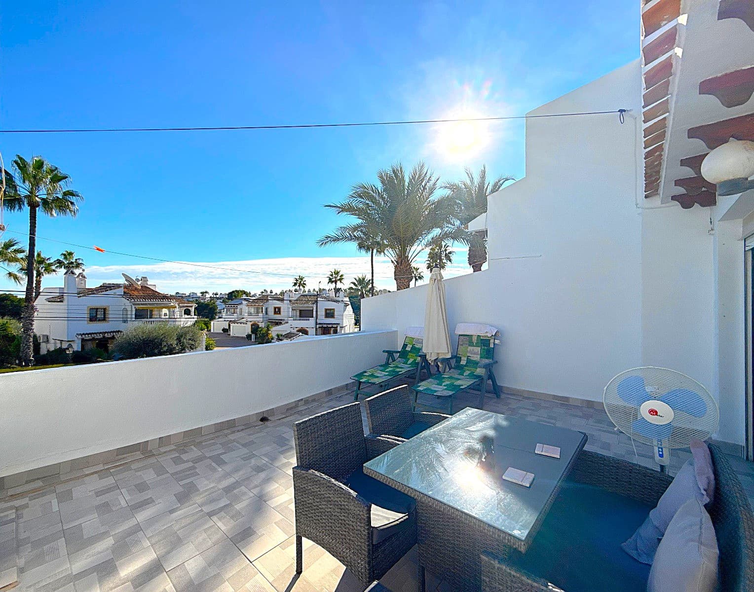 3 soveværelse Semi-Rækkehus til salg i Monforte del Cid - € 229.900 (Ref: 9558479)