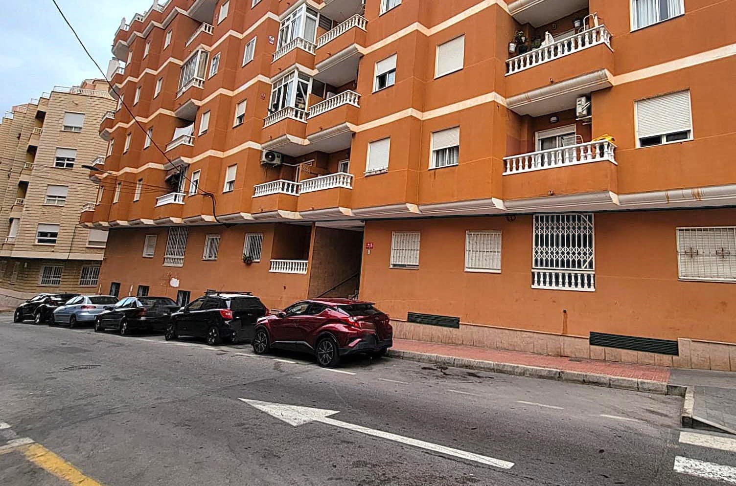 2 slaapkamer Appartement te koop in Torrevieja - € 109.950 (Ref: 9576251)