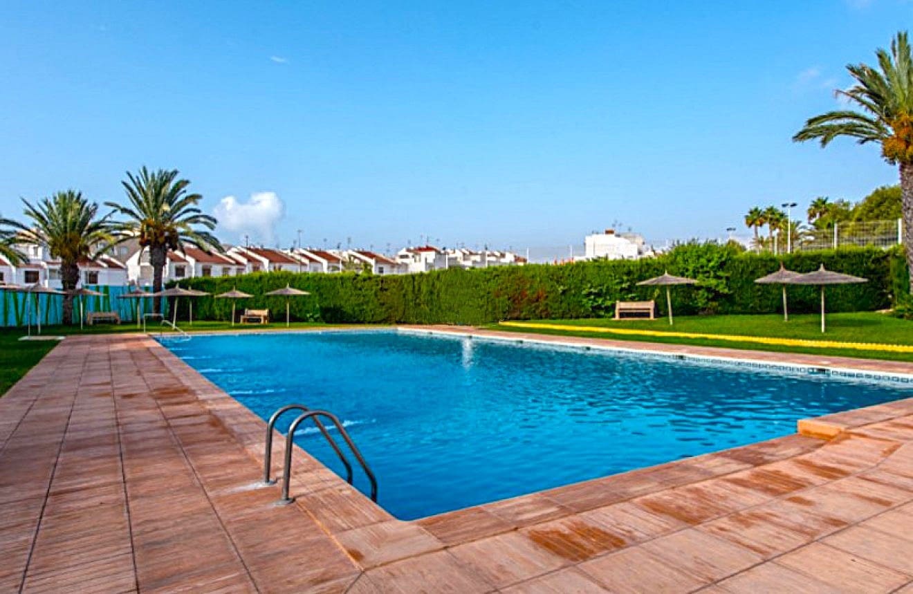 2 slaapkamer Huis te koop in Playa Flamenca - € 138.950 (Ref: 9585907)