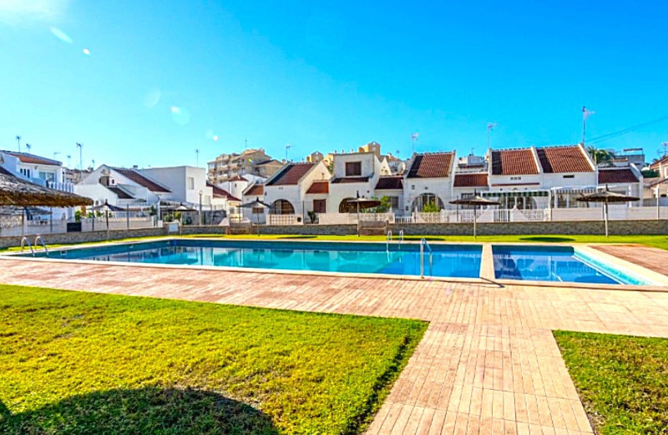 2 slaapkamer Huis te koop in Playa Flamenca - € 138.950 (Ref: 9585907)