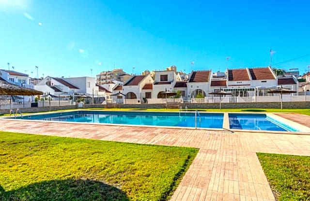 2 slaapkamer Huis te koop in Playa Flamenca, Orihuela - € 138.950 (Ref: 9585907)