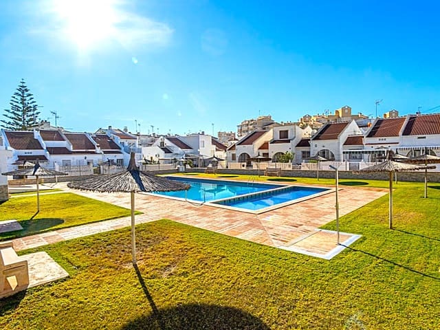 2 slaapkamer Huis te koop in Playa Flamenca, Orihuela - € 138.950 (Ref: 9585907)