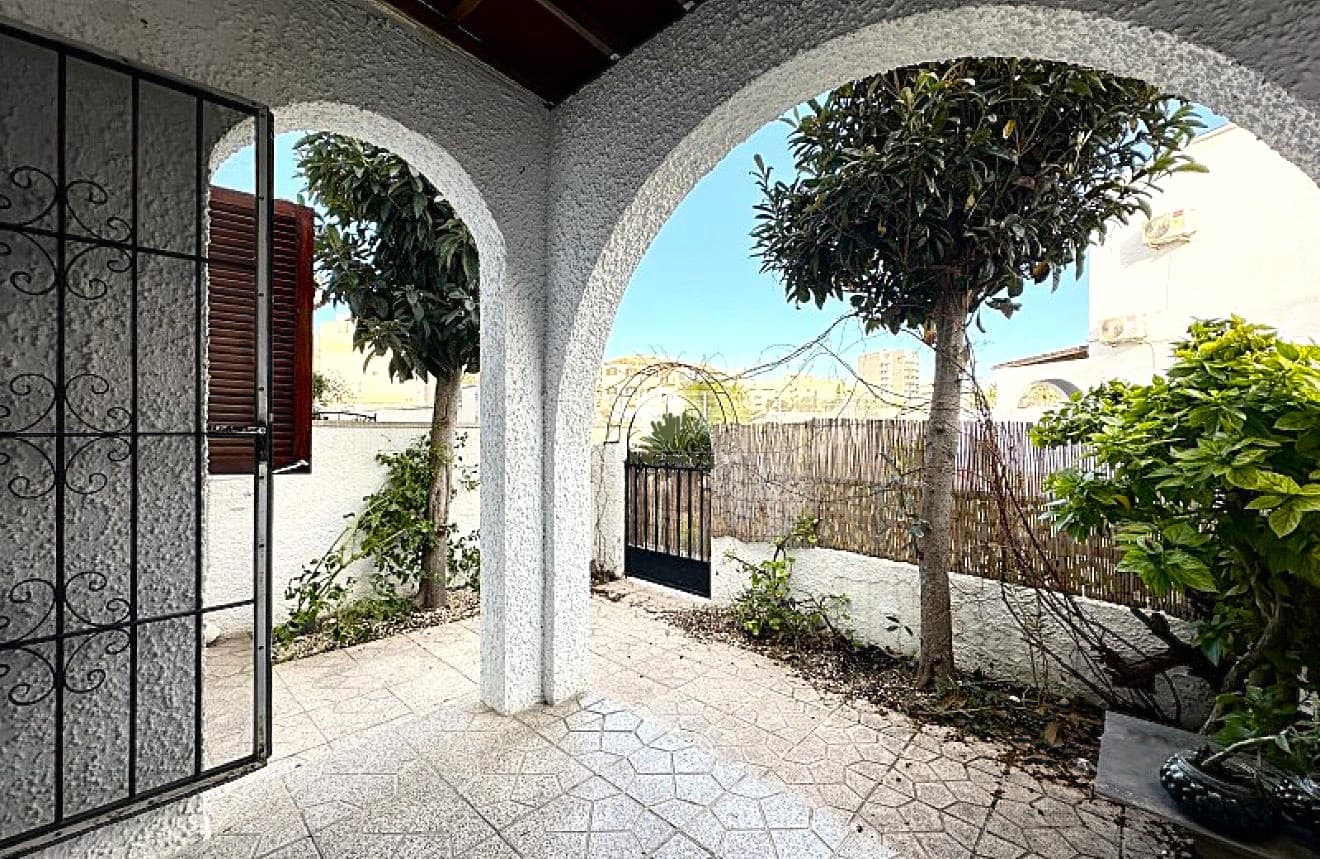 2 slaapkamer Huis te koop in Playa Flamenca - € 138.950 (Ref: 9585907)