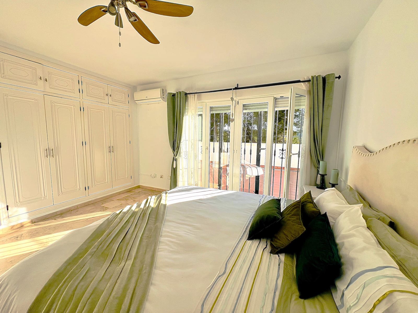 3 bedroom Villa for sale in Cabo Roig - € 639,850 (Ref: 9604646)