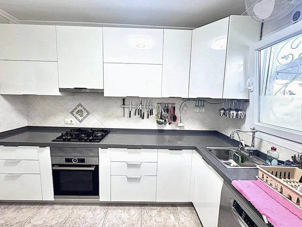 5 bedroom Villa for sale in Playa Flamenca with pool - € 209,950 (Ref: 9663603)