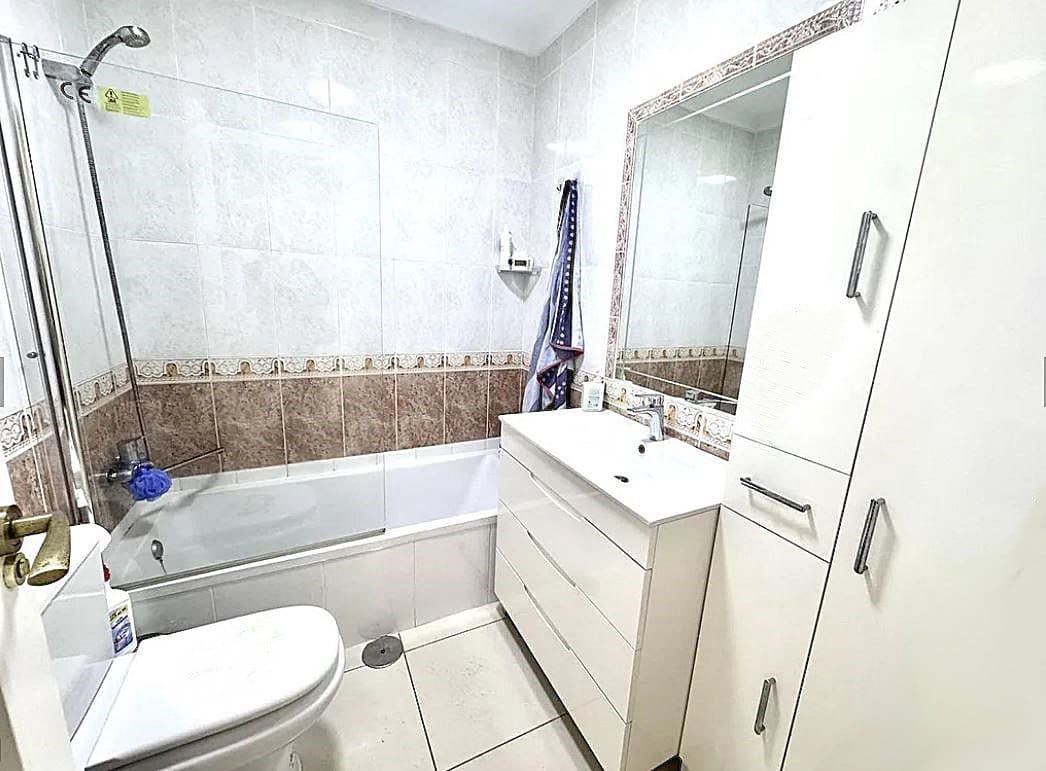 5 bedroom Villa for sale in Playa Flamenca with pool - € 209,950 (Ref: 9663603)