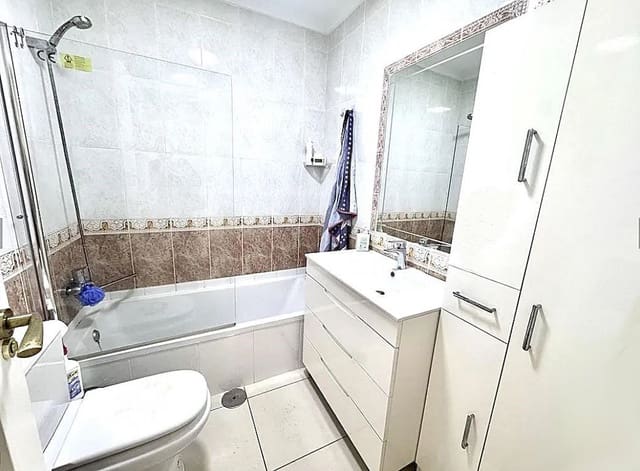 5 slaapkamer Villa te koop in Playa Flamenca, Orihuela met zwembad - € 209.950 (Ref: 9663603)