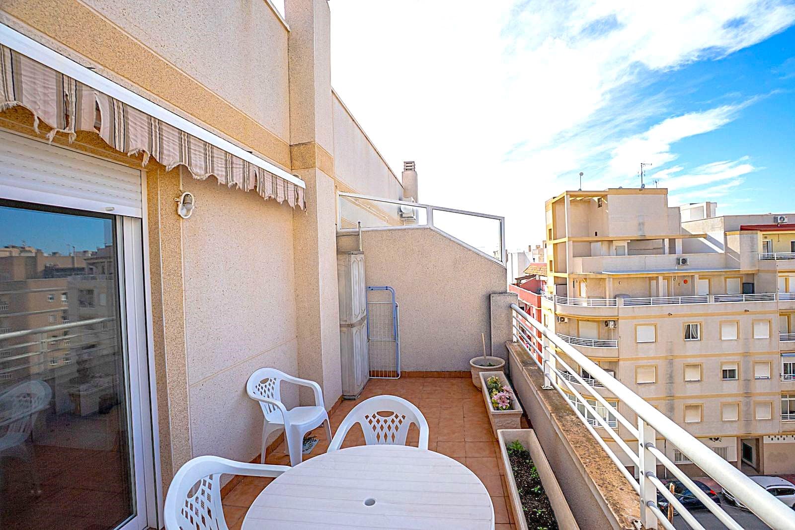 Apartamento de 1 habitación en Torrevieja en venta - 118.950 € (Ref: 9665357)