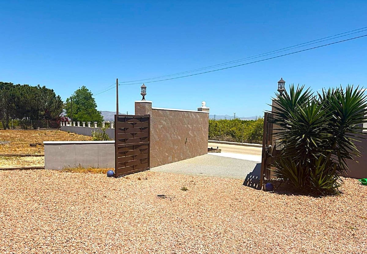 5 soveværelse Villa til salg i Jacarilla med swimmingpool - € 574.950 (Ref: 9706058)